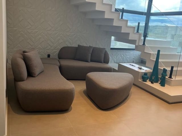 Casa com 600m² 4 quartos e 5 banheiros, à venda, no bairro Colinas do Paratehy em São José dos Campos
