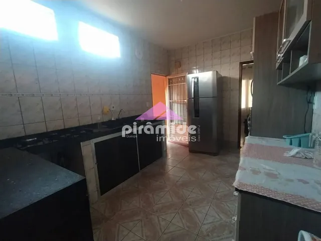 Casa com 200m² 2 quartos e 2 banheiros, à venda, no bairro Jardim Telespark em São José Dos Campos