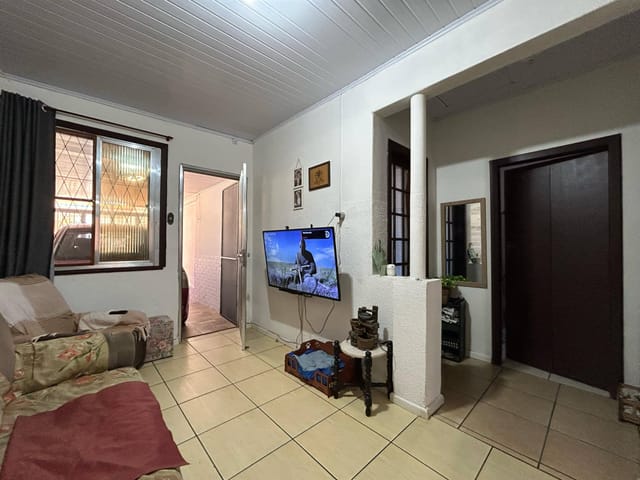 Casa com 293m² 4 quartos e 3 banheiros, à venda, no bairro Simões Lopes em Pelotas
