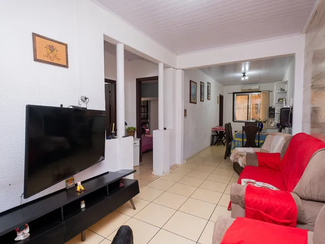 Casa 4 quartos e 3 banheiros, à venda, no bairro Simões Lopes em Pelotas