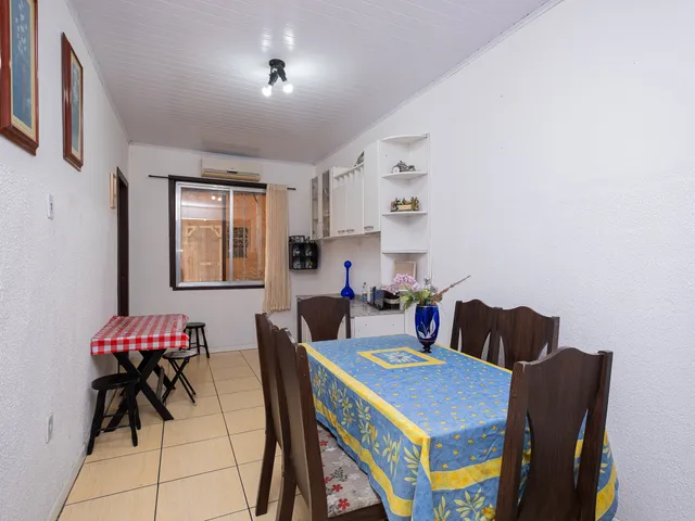 Casa 4 quartos e 3 banheiros, à venda, no bairro Simões Lopes em Pelotas