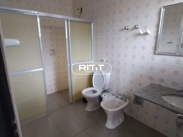 Casa com 500m² 8 quartos e 2 banheiros, à venda ou para alugar, no bairro Nova Campinas em Campinas