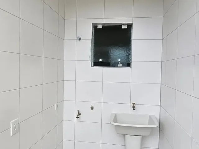 Casa 2 quartos e 1 banheiro, para alugar, no bairro Santa Felicidade em Curitiba
