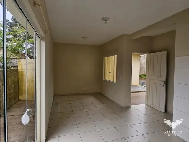 Casa 2 quartos e 1 banheiro, para alugar, no bairro Santa Felicidade em Curitiba