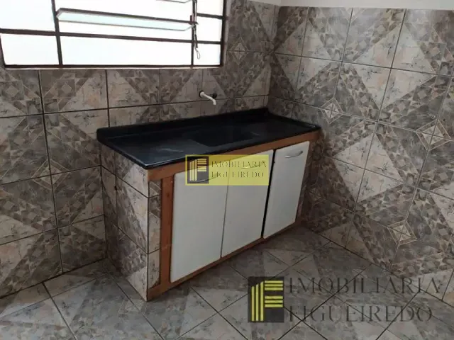 Casa 2 quartos e 1 banheiro, para alugar, no bairro Parque Residencial Cambuí em São José do Rio Preto