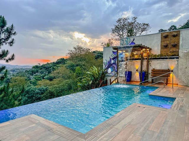 Casa com 463m² 4 quartos e 6 banheiros, à venda, no bairro Valville 1 em Santana de Parnaíba
