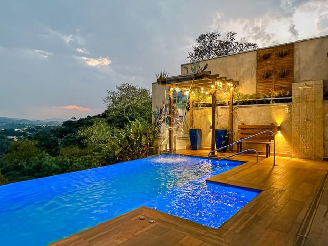 Casa com 463m² 4 quartos e 6 banheiros, à venda, no bairro Valville 1 em Santana de Parnaíba