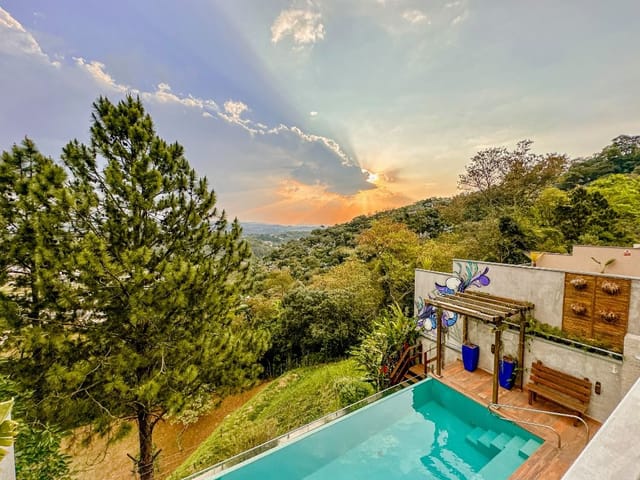 Casa com 463m² 4 quartos e 6 banheiros, à venda, no bairro Valville 1 em Santana de Parnaíba