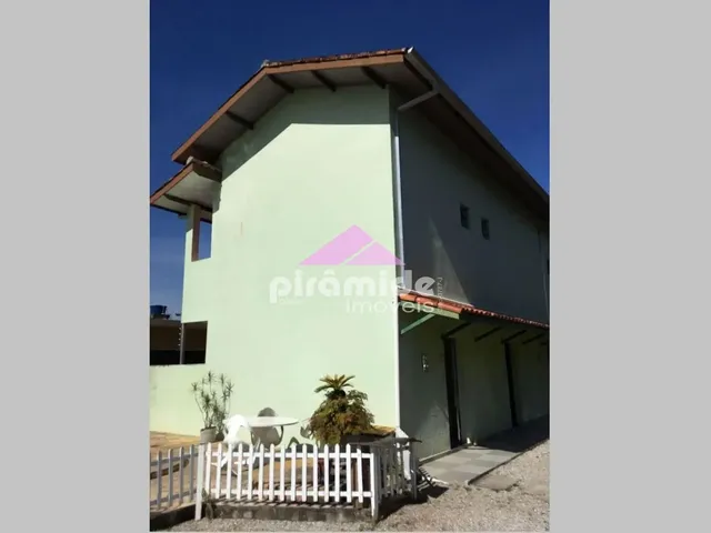 Casa com 430m² 5 quartos e 5 banheiros, à venda, no bairro Maranduba em Ubatuba
