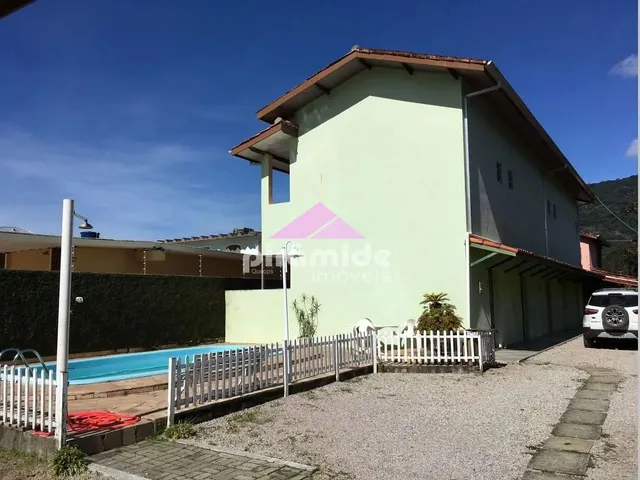 Casa com 430m² 5 quartos e 5 banheiros, à venda, no bairro Maranduba em Ubatuba