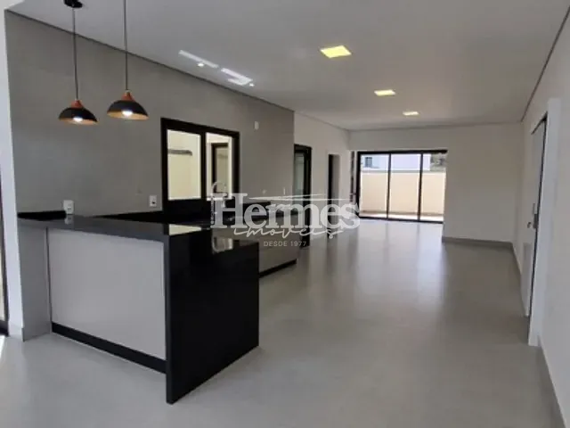 Casa com 300m² 3 quartos e 5 banheiros, à venda, no bairro Parque Brasil 500 em Paulínia