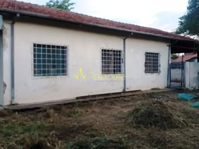 Casa com 954m² 3 quartos e 1 banheiro, à venda, no bairro Vila São Benedito em Pindamonhangaba