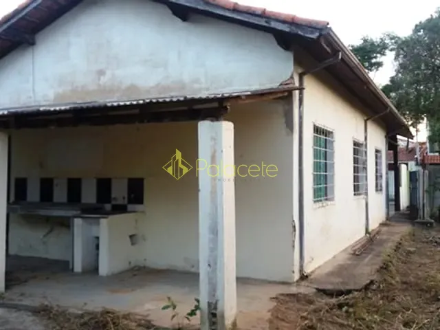 Casa com 954m² 3 quartos e 1 banheiro, à venda, no bairro Vila São Benedito em Pindamonhangaba