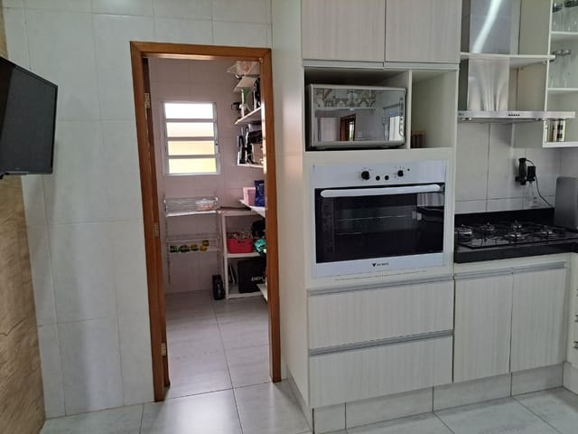 Casa com 1200m² 3 quartos e 5 banheiros, à venda, no bairro Pitas em Cotia