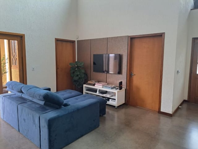 Casa com 1200m² 3 quartos e 5 banheiros, à venda, no bairro Pitas em Cotia