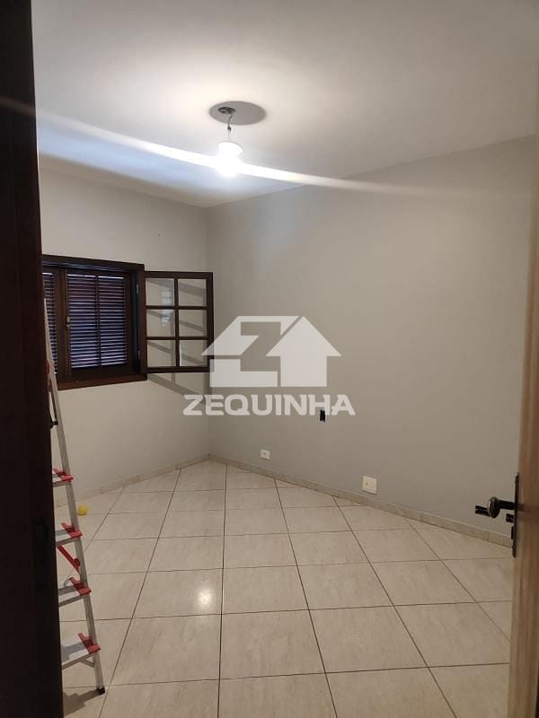 Casa, 4 quartos, 350 m² - Foto 1