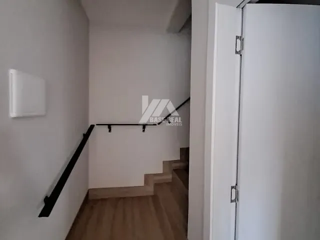 Casa 3 quartos e 6 banheiros, à venda, no bairro Jardim Carvalho em Ponta Grossa