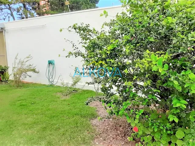 Casa com 450m² 3 quartos e 3 banheiros, à venda, no bairro Jardim Esplanada em São José dos Campos