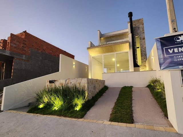 Casa com 189m² 2 quartos e 3 banheiros, à venda, no bairro Tres vendas em Pelotas