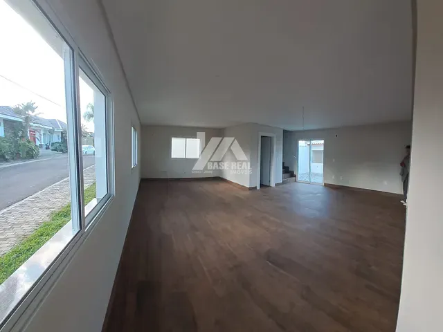 Casa 3 quartos e 5 banheiros, à venda, no bairro Jardim Carvalho em Ponta Grossa