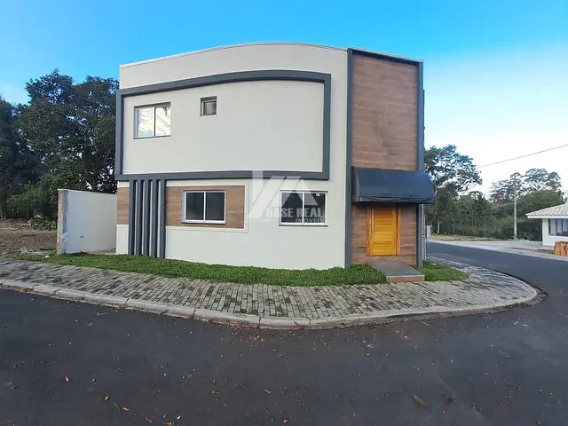 Casa 3 quartos e 5 banheiros, à venda, no bairro Jardim Carvalho em Ponta Grossa