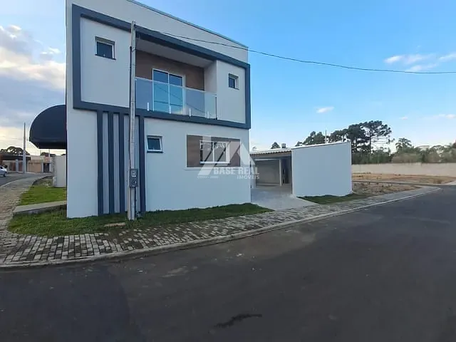 Casa 3 quartos e 5 banheiros, à venda, no bairro Jardim Carvalho em Ponta Grossa