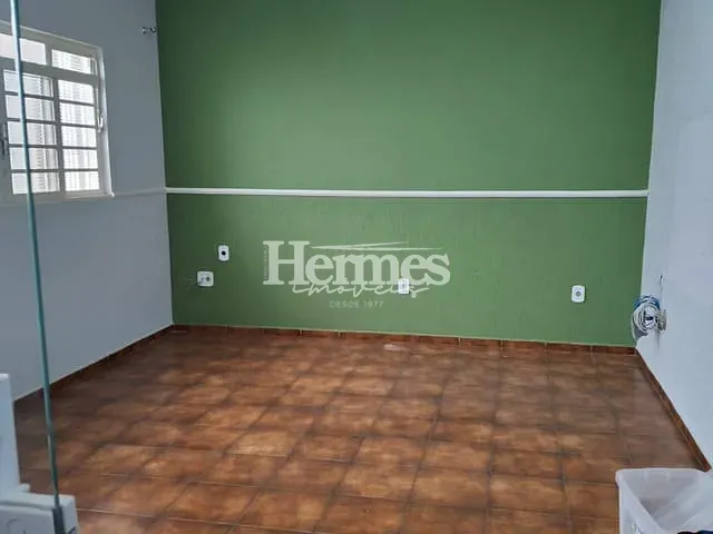 Casa com 300m² 3 quartos e 2 banheiros, para alugar, no bairro Jardim dos Calegaris em Paulínia