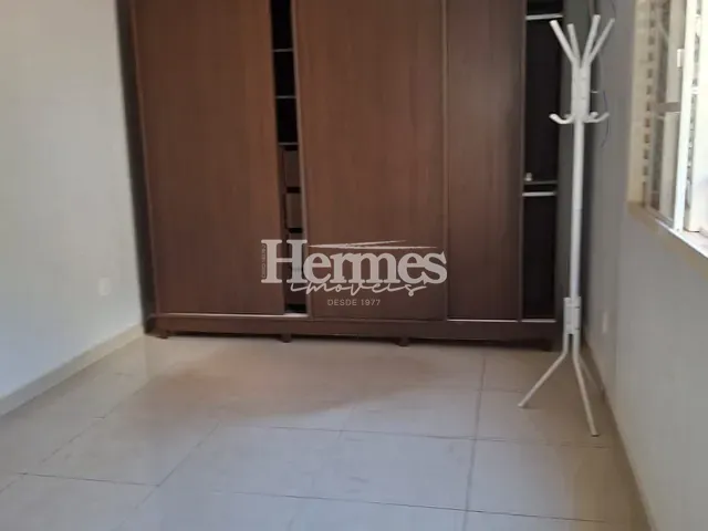 Casa com 300m² 3 quartos e 2 banheiros, para alugar, no bairro Jardim dos Calegaris em Paulínia