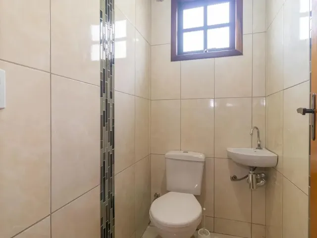 Casa para alugar, no bairro Cidade Industrial em Curitiba