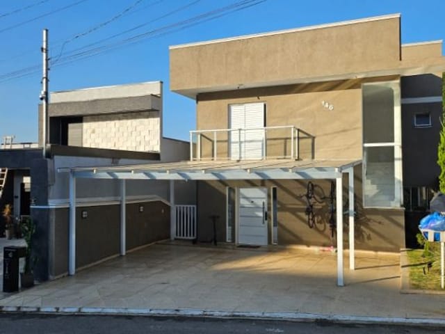 Casa com 330m² 3 quartos e 4 banheiros, à venda, no bairro Roselândia em Cotia