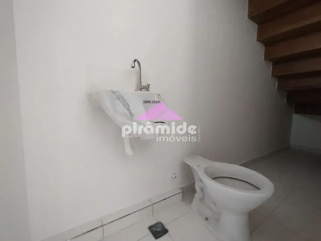 Casa com 164m² 2 quartos e 1 banheiro, à venda, no bairro Jardim Colônia em Jacareí