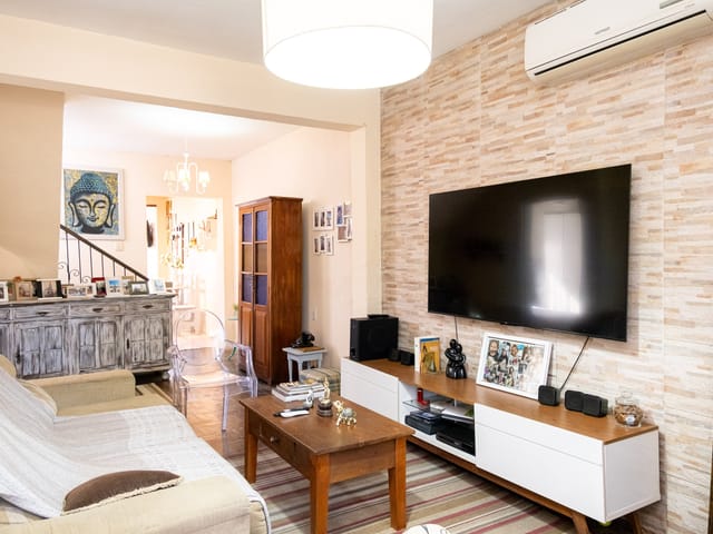 Casa com 300m² 5 quartos e 2 banheiros, à venda, no bairro Centro em Pelotas