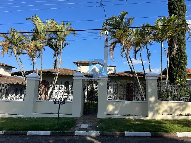 Casa com 1048m² 3 quartos e 4 banheiros, à venda ou para alugar, no bairro Jardim Santa Rosa em Itatiba