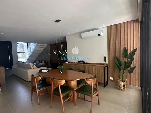 Casa com 360m² 4 quartos e 3 banheiros, à venda, no bairro Barranco Alto em Caraguatatuba