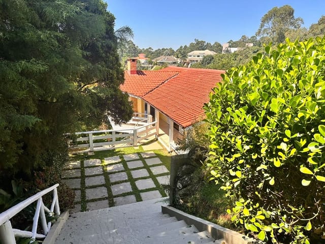 Casa com 1014m² 4 quartos e 3 banheiros, à venda, no bairro Granja Viana II em Cotia