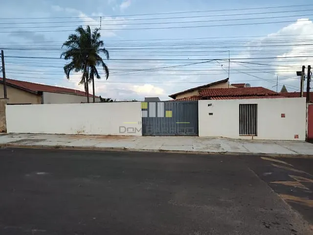 Casa com 250m² 3 quartos e 2 banheiros, à venda, no bairro Parque Florely (Nova Veneza) em Sumaré
