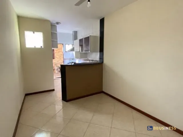 Casa 3 quartos e 2 banheiros, para alugar, no bairro Parque Turf Club em Campos dos Goytacazes