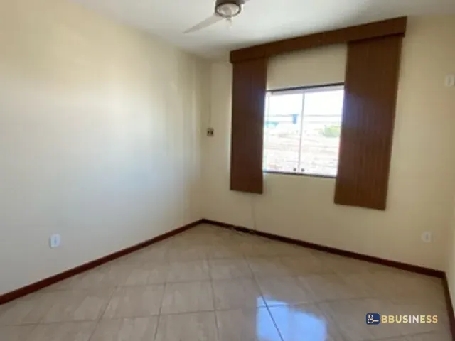 Casa 3 quartos e 2 banheiros, para alugar, no bairro Parque Turf Club em Campos dos Goytacazes
