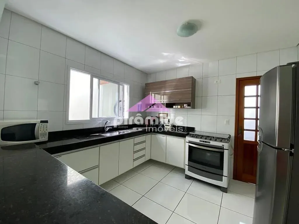 Casa, 3 quartos, 190 m² - Foto 8