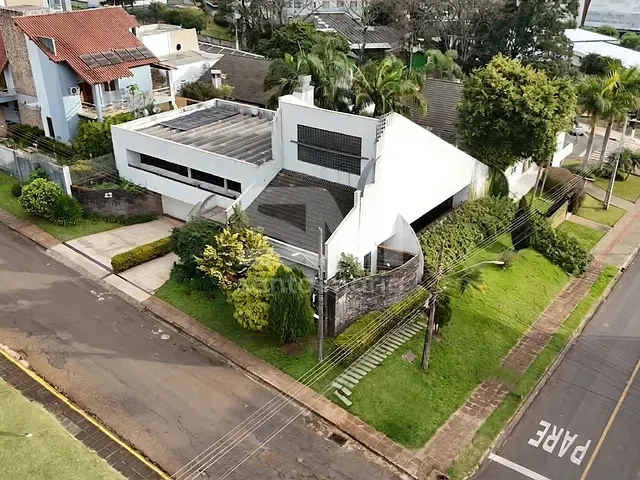 Casa 4 quartos e 3 banheiros, para alugar, no bairro Maria Goretti em Chapecó