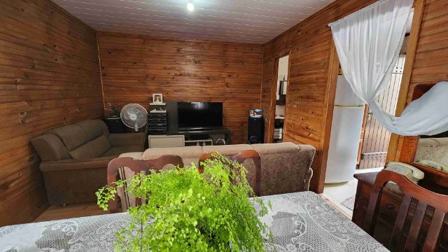 Casa com 43m² 1 quarto e 1 banheiro, à venda, no bairro areal em Pelotas