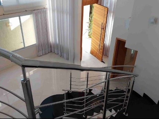 Casa com 450m² 4 quartos e 4 banheiros, à venda ou para alugar, no bairro Condomínio Residencial Montserrat em São José dos Campos