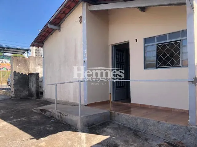 Casa com 150m² 3 quartos e 1 banheiro, à venda, no bairro Vila José Paulino Nogueira em Paulínia