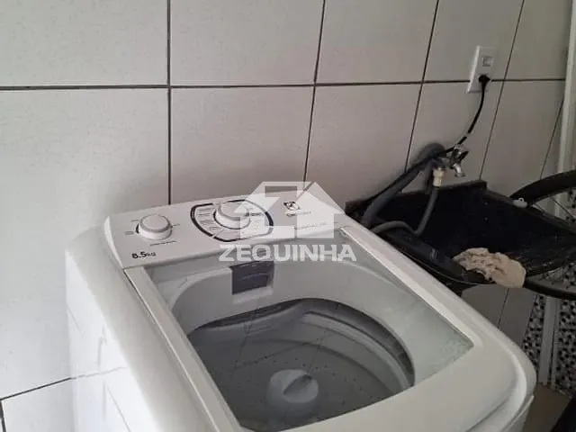 Casa com 40m² 1 quarto e 1 banheiro, para alugar, no bairro Umuarama em Osasco