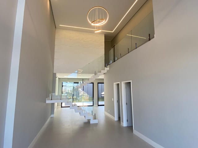 Casa com 330m² 3 quartos e 4 banheiros, à venda, no bairro Urbanova em São José dos Campos