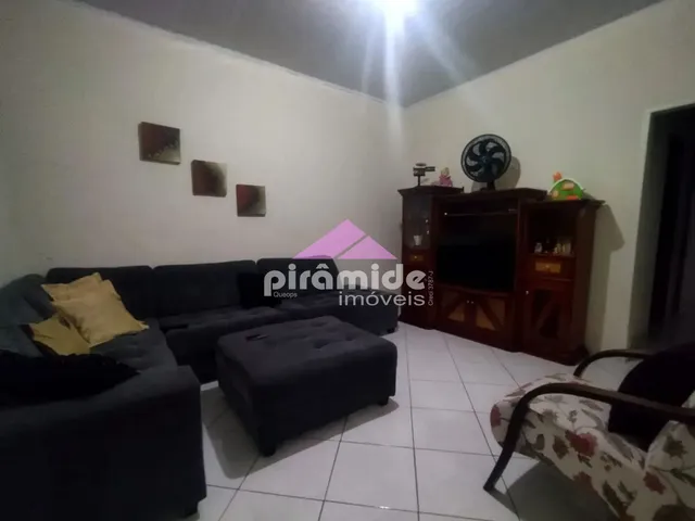 Casa com 210m² 3 quartos e 2 banheiros, à venda, no bairro Vila Rangel em São José Dos Campos