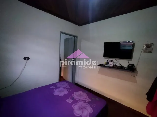 Casa com 210m² 3 quartos e 2 banheiros, à venda, no bairro Vila Rangel em São José Dos Campos
