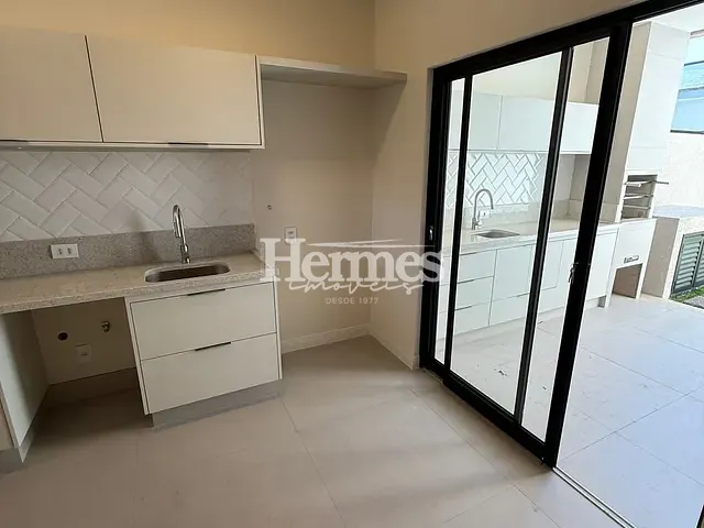 Casa com 200m² 3 quartos e 3 banheiros, à venda ou para alugar, no bairro Jardim Flamboyant em Paulínia