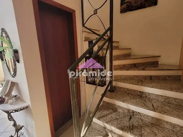 Casa com 450m² 4 quartos e 6 banheiros, à venda, no bairro Jardim Esplanada em São José Dos Campos