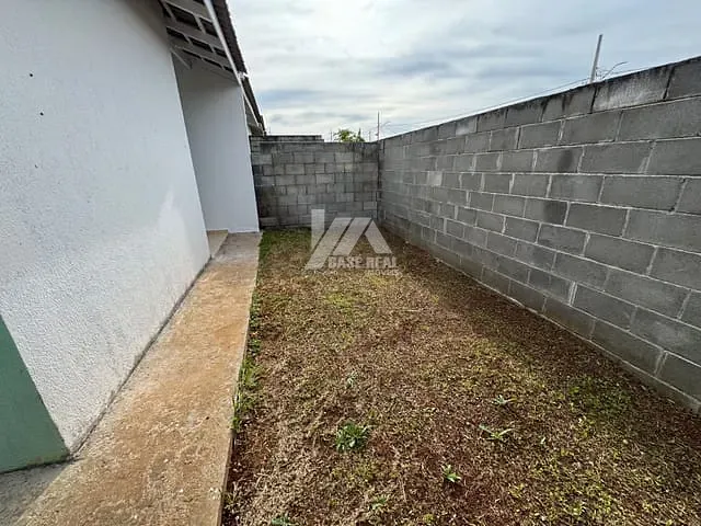 Casa 2 quartos e 1 banheiro, à venda, no bairro Cará-cará em Ponta Grossa